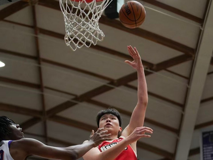 杨瀚森力拼篮板助混音追至2分差 富尔茨17+7+7引领