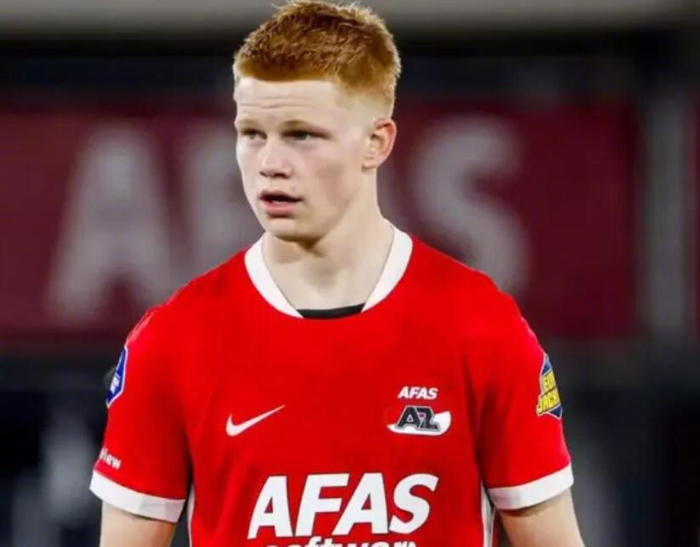 荷兰新星斯密特获名宿力挺或成未来中场核心