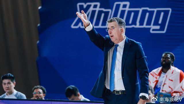 广东宏远引援补强内线 新疆换帅应对困境