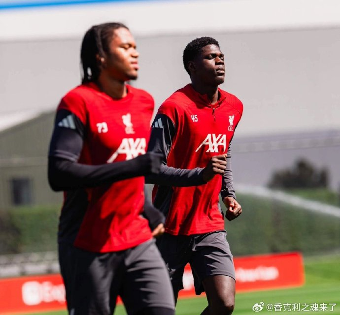 利物浦新援恩迪亚耶体格蜕变引热议：从非洲小